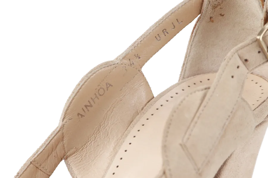 BALLY HEELS LIGHT NUDE SUEDE SIZE 34.5