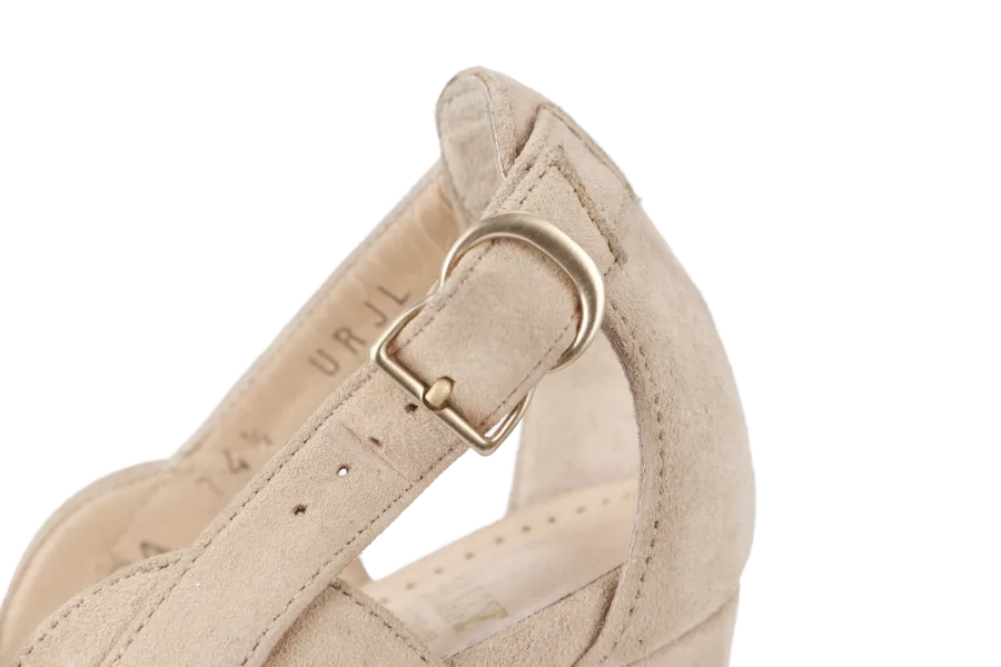 BALLY HEELS LIGHT NUDE SUEDE SIZE 34.5