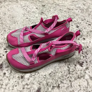 Chaco DWW Shoes 5Y Pink