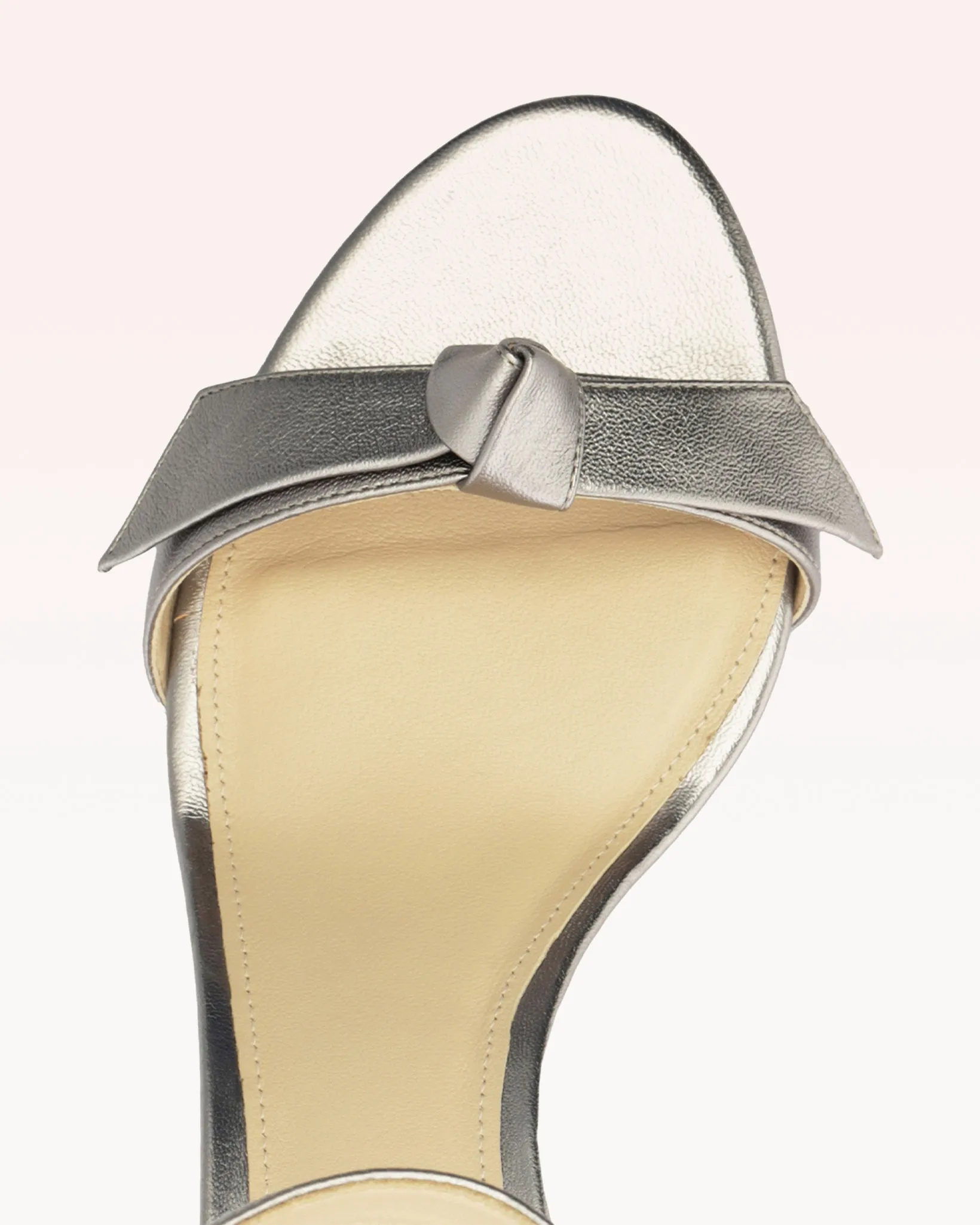 Clarita Buckle 60