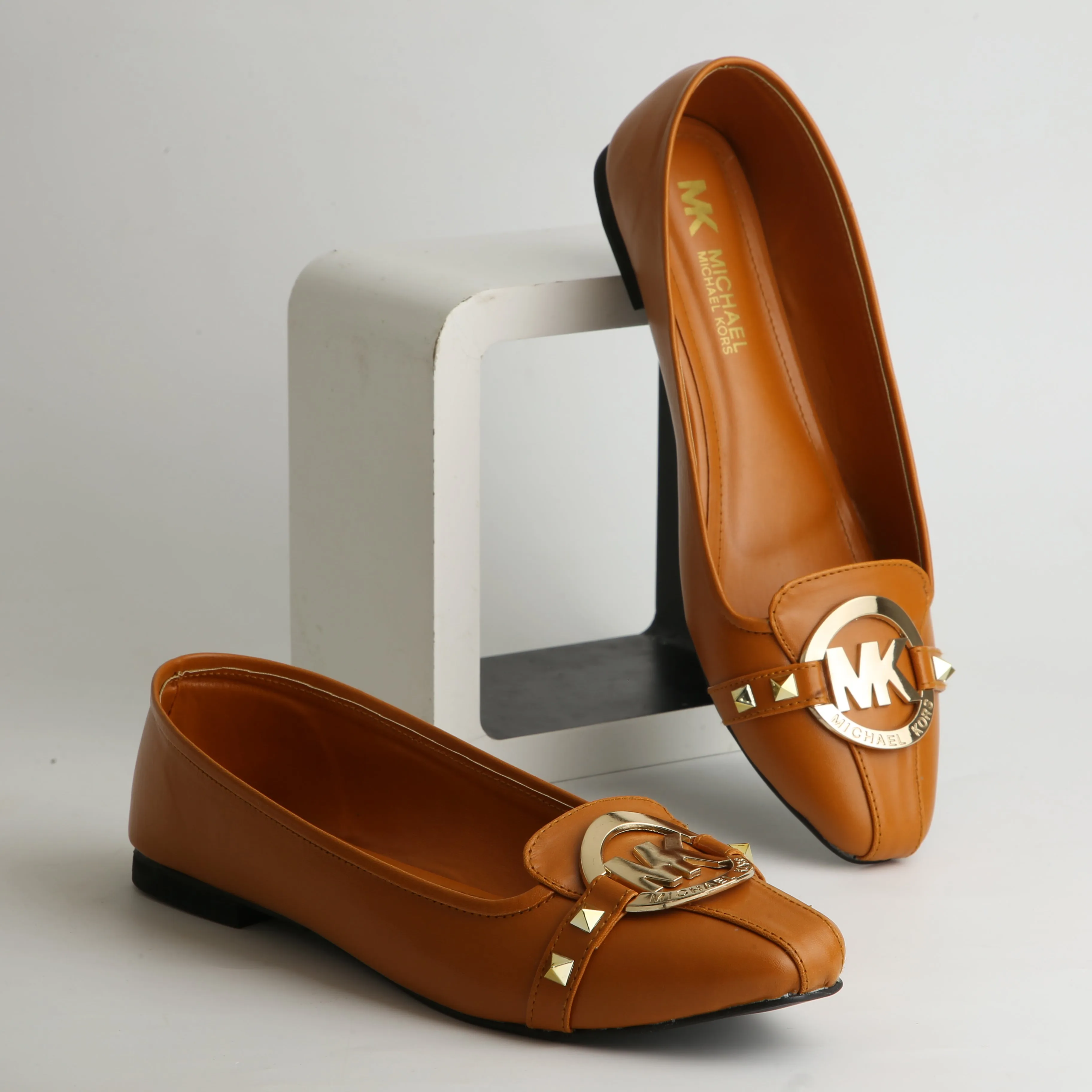 Fashion MK pump
