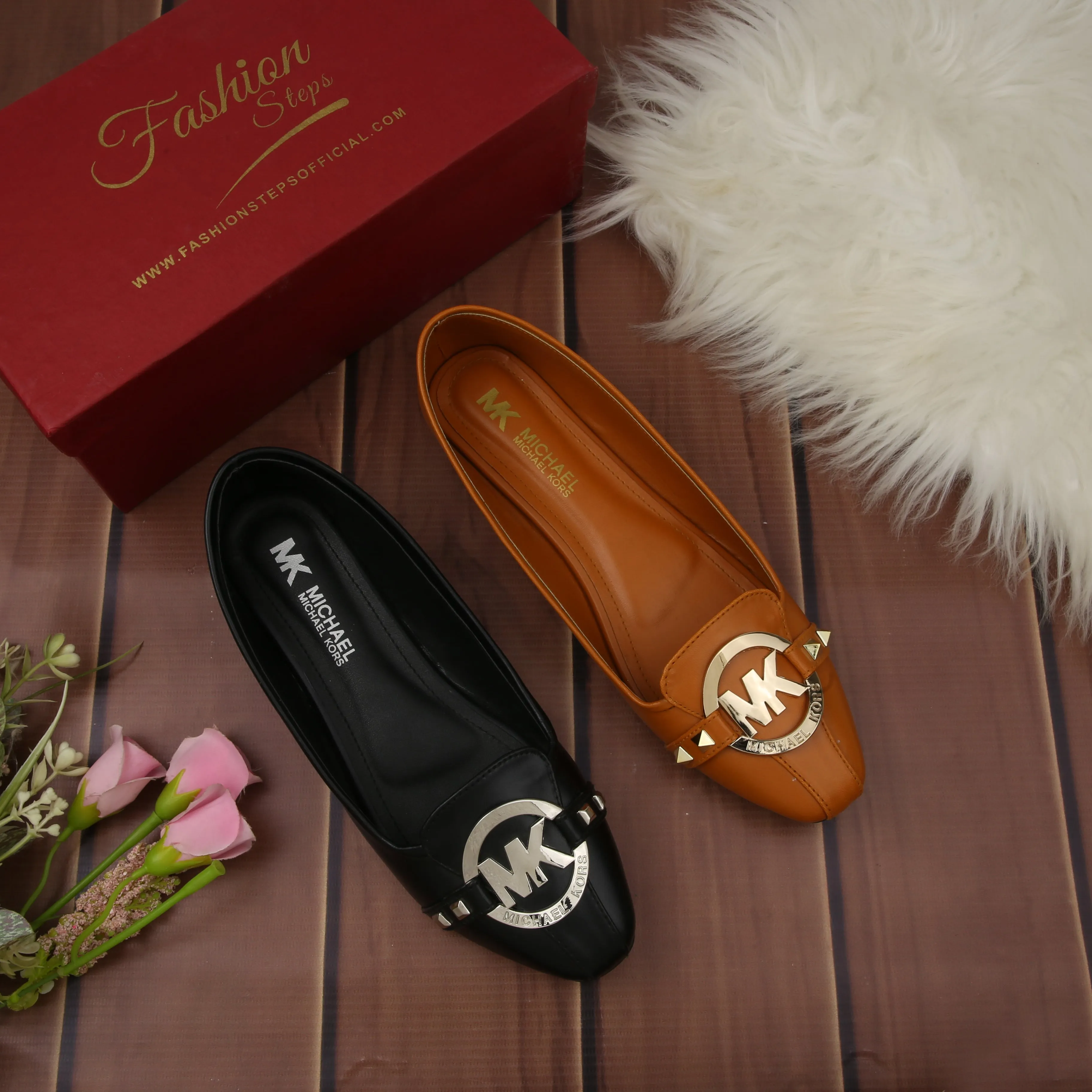 Fashion MK pump
