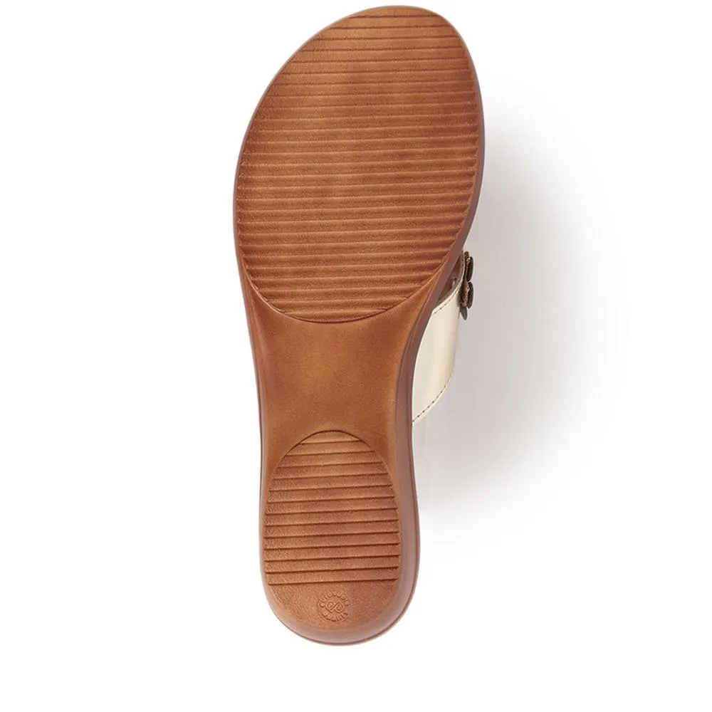 Floral Embellished Toe Post Sandals - CLUBS39001 / 325 319