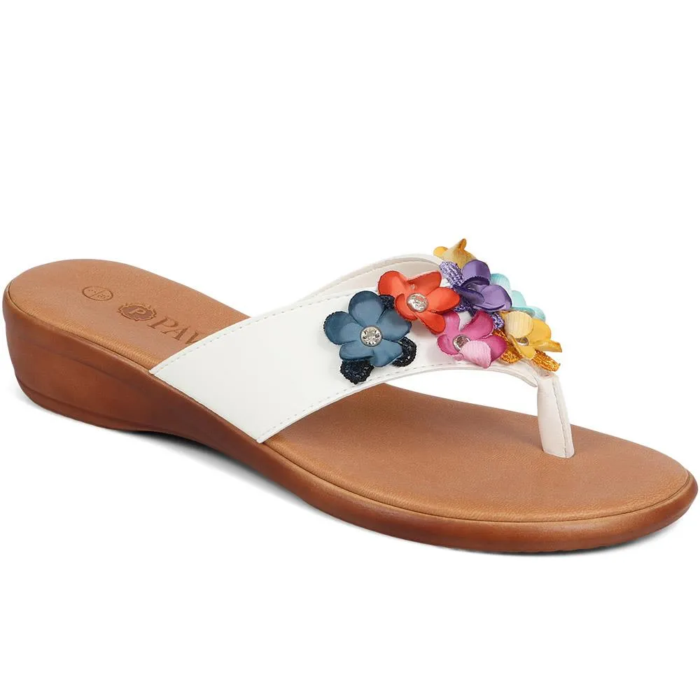 Floral Embellished Toe Post Sandals - CLUBS39001 / 325 319