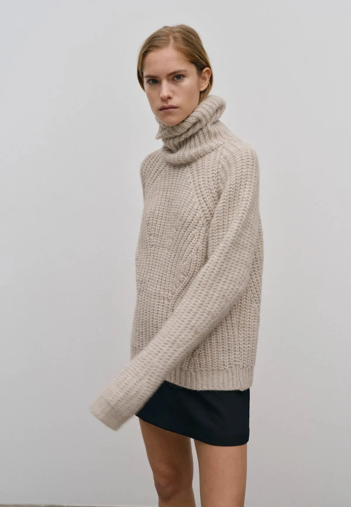 Henny Knit TurtleNeck