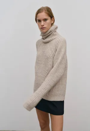 Henny Knit TurtleNeck