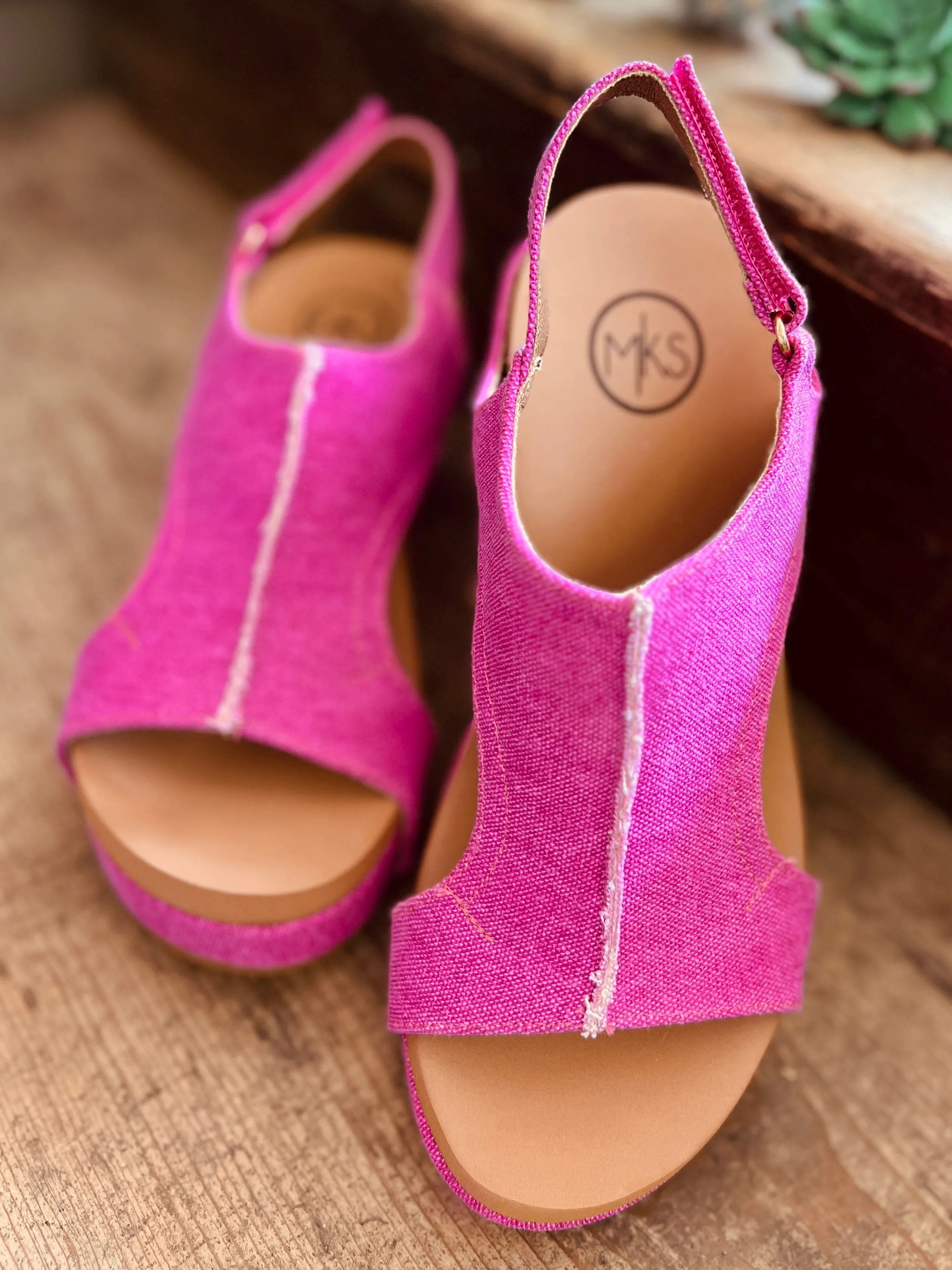Melissa Fuchsia Wedges*