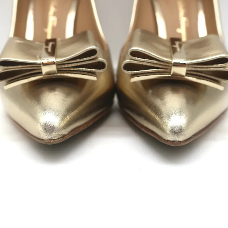 Salvatore Ferragamo Zeri X5 Bow Pumps Gold Metallic Leather Size 7.5 C