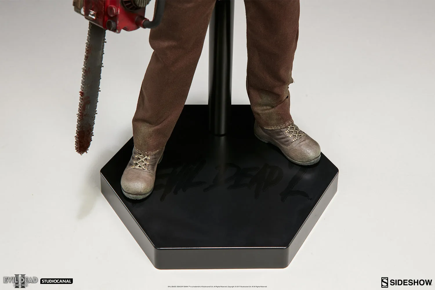 Sideshow Collectibles - Evil Dead II Sixth Scale Figure - Ash William