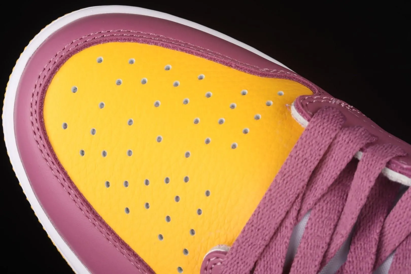 WMNS Air Jordan 1 AJ1 Retro High - Brotherhood